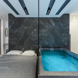 Hotel Papagalos **